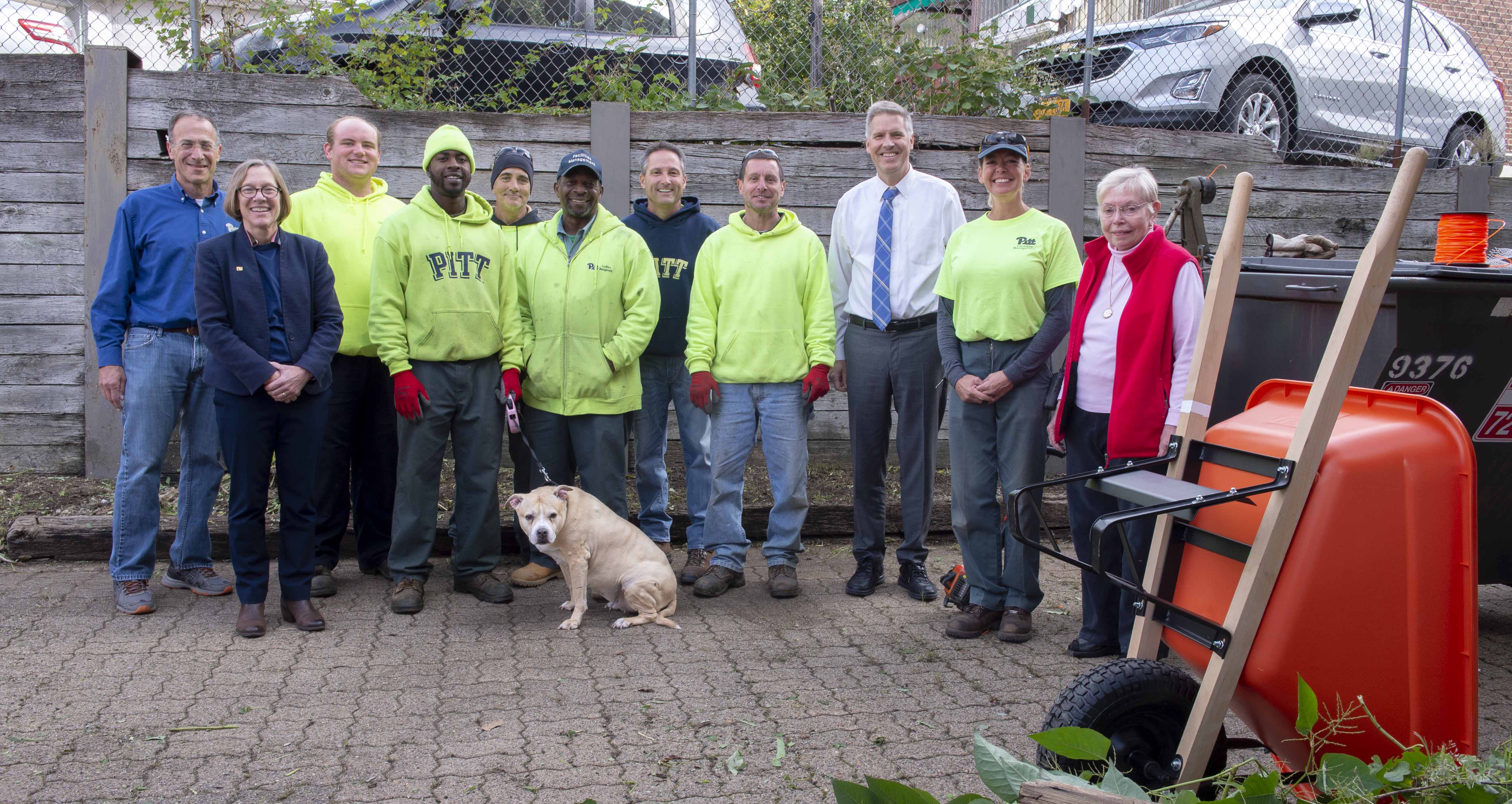 Provost Cudd and Chancellor Gallagher with Day of Caring volunteers