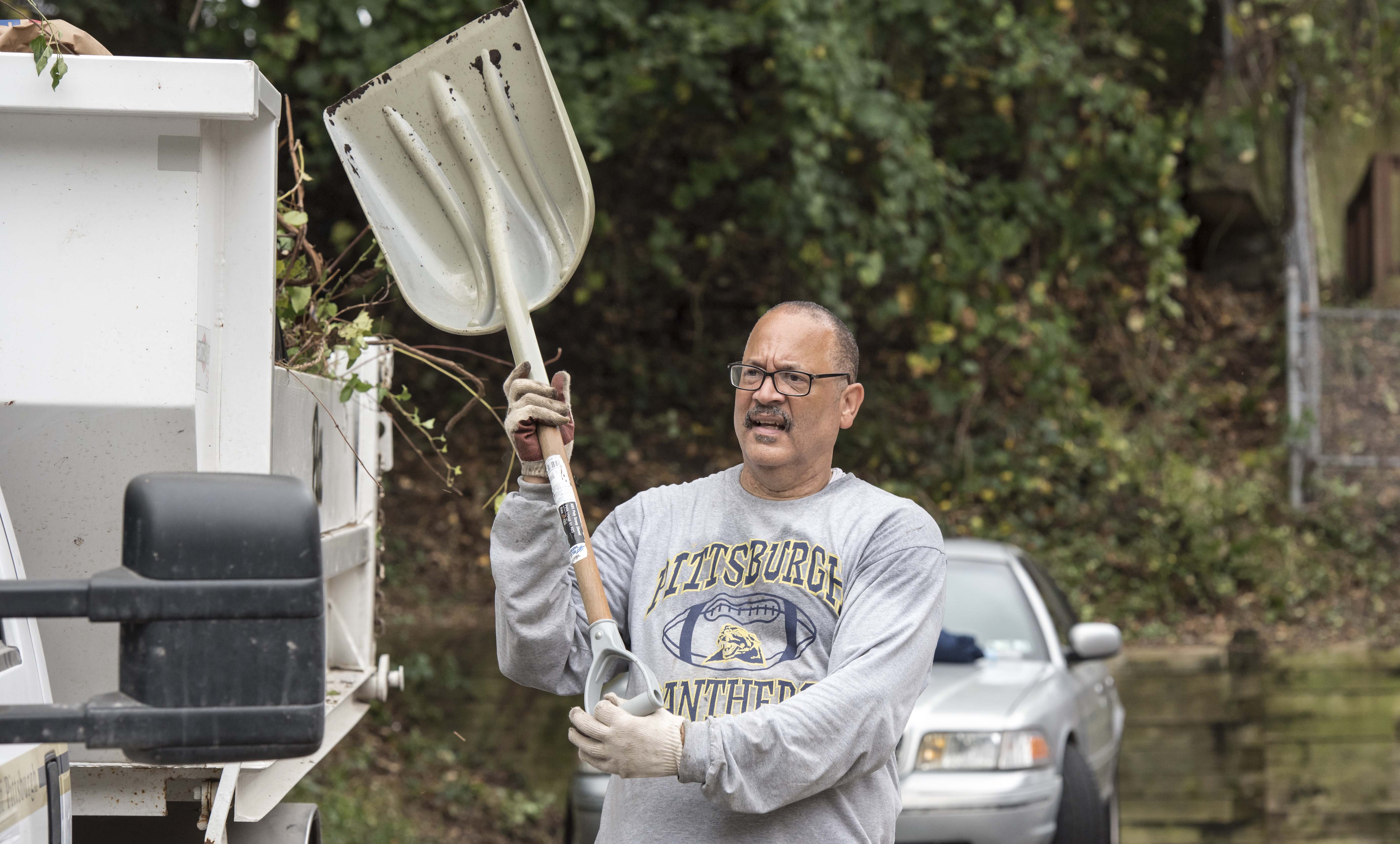 Guy Johnson, Pitt Police, during 2017 Day of Caring